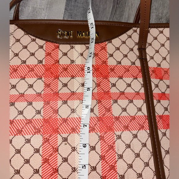👜Steve Madden Extra Large Checkered Plaid Tote - Picture 8 of 9
